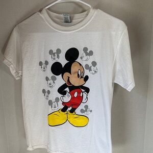 Gildan white Mickey Mouse short sleeve shirt size medium